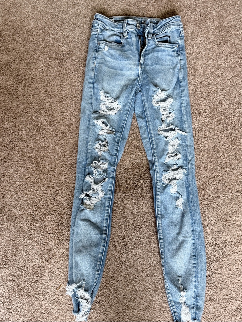 American Eagle Outfitters Light Blue Distressed Skinny Jeans